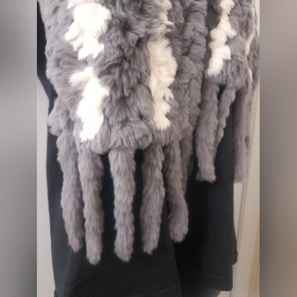 Danier Rabbit Fur Blend Scarf - Picture 4 of 8